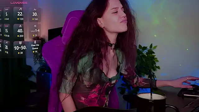 MilaStoyne online show from November 4, 2025, 5:39 am