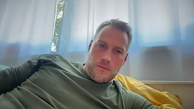 Snapshot of Christian87xxx chatting on September 19, 2025, 3:24 pm Christian87xxx online show from September 19, 2025, 3:24 pm