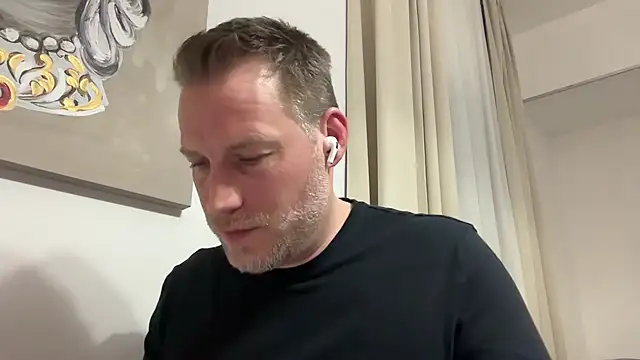 Christian87xxx online show from February 11, 2026, 9:31 pm