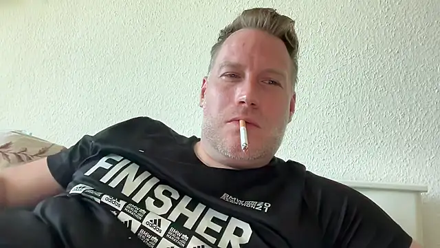 Christian87xxx online show from May 25, 2026, 9:59 am