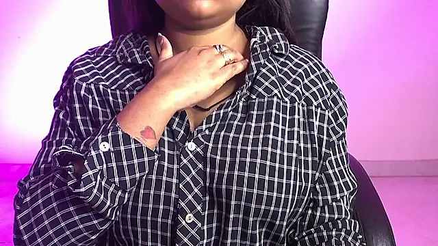 Snapshot of Kannu- chatting on February 5, 2026, 5:23 am Kannu- online show from February 5, 2026, 5:23 am