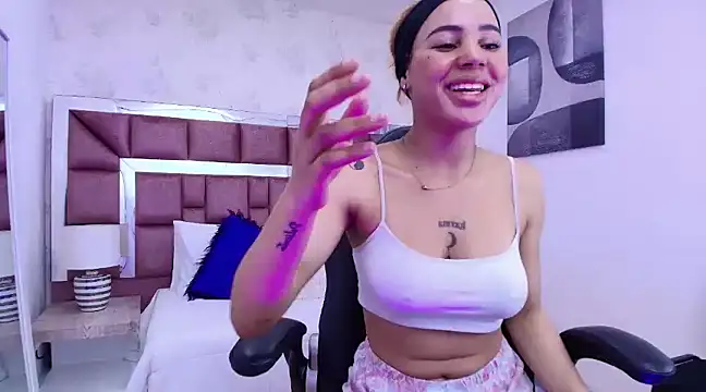 Snapshot of tamararose1 chatting on February 24, 2025, 9:21 am tamararose1 online show from February 24, 2025, 9:21 am
