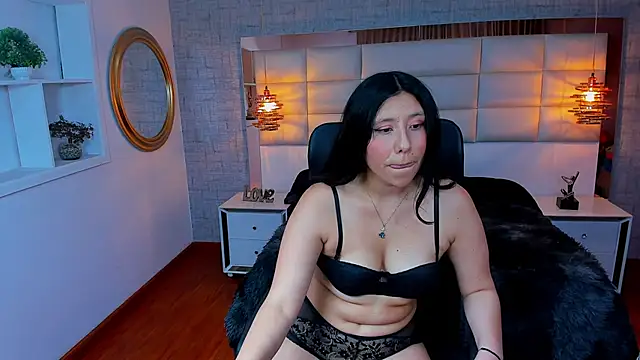 Nohemi louse online show from December 19, 2025, 11:23 pm