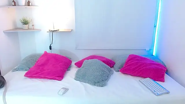 Roxy Stonee online show from September 15, 2025, 7:25 pm