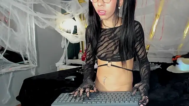 Mara Gonzalez online show from November 7, 2025, 1:11 pm