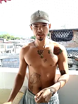 Snapshot of Niick01_ chatting on October 31, 2025, 1:23 pm Niick01 online show from October 31, 2025, 1:23 pm