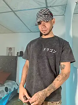 Snapshot of Niick01_ chatting on November 27, 2025, 9:39 pm Niick01 online show from November 27, 2025, 9:39 pm