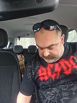 fuocovivo4 online show from February 28, 2026, 9:43 am