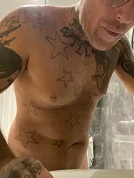 Snapshot of Jamesdeanmcqueen chatting on February 6, 2025, 7:51 pm Jamesdeanmcqueen online show from February 6, 2025, 7:51 pm