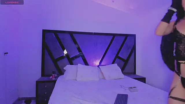 allicemackenzie online show from November 1, 2025, 9:55 am