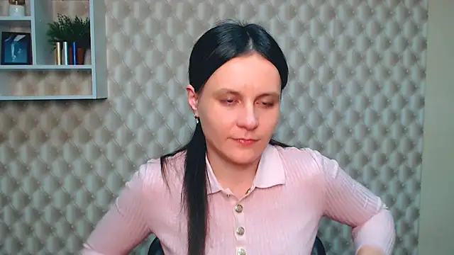 Snapshot of ValeriaHeart_ chatting on March 8, 2025, 2:08 pm ValeriaHeart online show from March 8, 2025, 2:08 pm