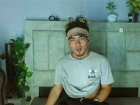 LihanJor 23 online show from September 10, 2025, 1:00 pm