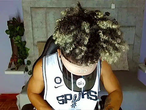 LihanJor 23 online show from September 13, 2025, 1:22 pm