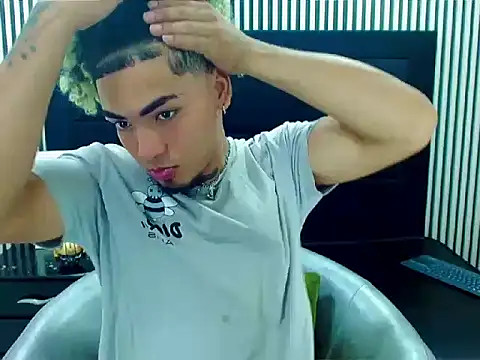 LihanJor 23 online show from September 20, 2025, 1:01 pm