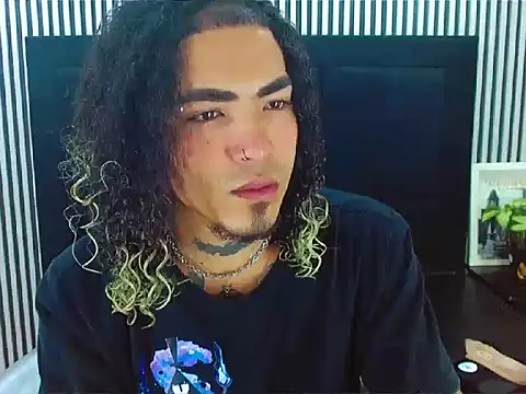 LihanJor 23 online show from September 22, 2025, 12:51 pm