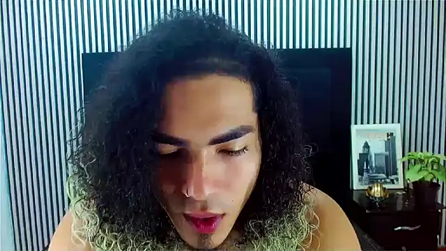 LihanJor 23 online show from September 27, 2025, 12:43 pm