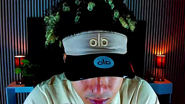 LihanJor 23 online show from October 18, 2025, 1:01 pm