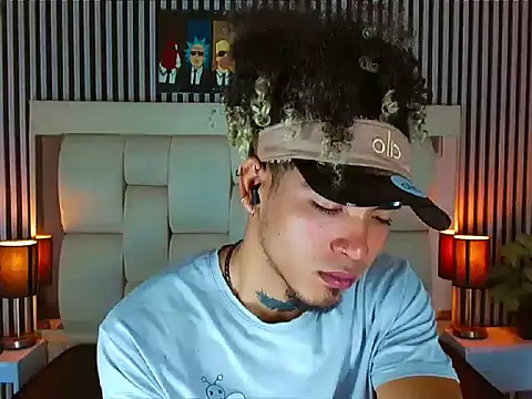 LihanJor 23 online show from October 26, 2025, 1:17 pm