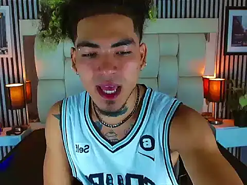 LihanJor 23 online show from November 17, 2025, 1:17 pm