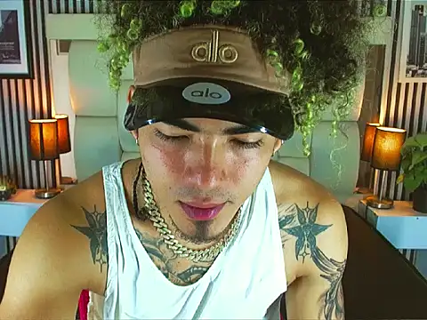 LihanJor 23 online show from November 29, 2025, 1:25 pm