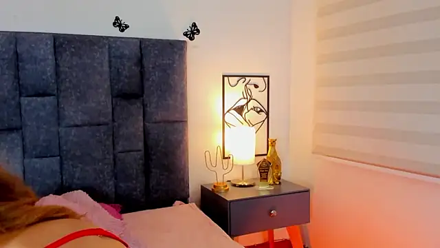 Snapshot of Violetta_Ficher chatting on May 26, 2026, 2:18 am Violetta Ficher online show from May 26, 2026, 2:18 am