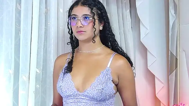 Snapshot of GinevraCarusso chatting on September 8, 2025, 4:17 pm GinevraCarusso online show from September 8, 2025, 4:17 pm