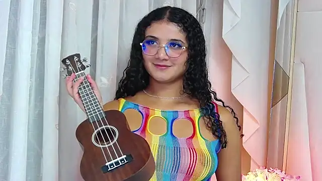 Snapshot of GinevraCarusso chatting on September 27, 2025, 7:08 pm GinevraCarusso online show from September 27, 2025, 7:08 pm