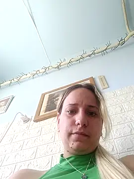 Snapshot of Mia_RainX chatting on April 20, 2026, 9:34 am Mia RainX online show from April 20, 2026, 9:34 am