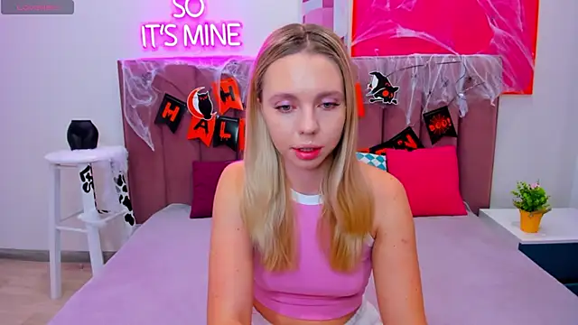 TessaAdorable online show from October 30, 2025, 1:29 am