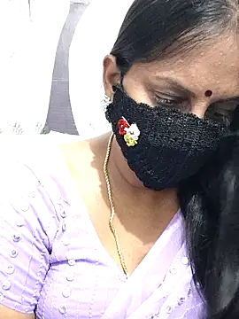 Snapshot of Tamil_Meera12 chatting on May 9, 2026, 5:29 pm Tamil Meera12 online show from May 9, 2026, 5:29 pm