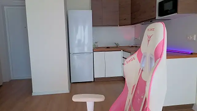 Enjoy everymoment  online show from March 21, 2026, 11:48 am