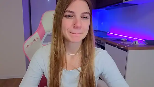 Enjoy everymoment  online show from April 22, 2026, 7:26 pm