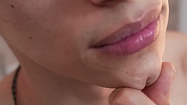 JhoanLeandro online show from February 12, 2026, 5:24 am