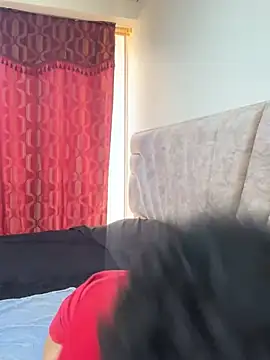 Snapshot of leahaltomm chatting on February 6, 2025, 1:32 pm leahaltomm online show from February 6, 2025, 1:32 pm