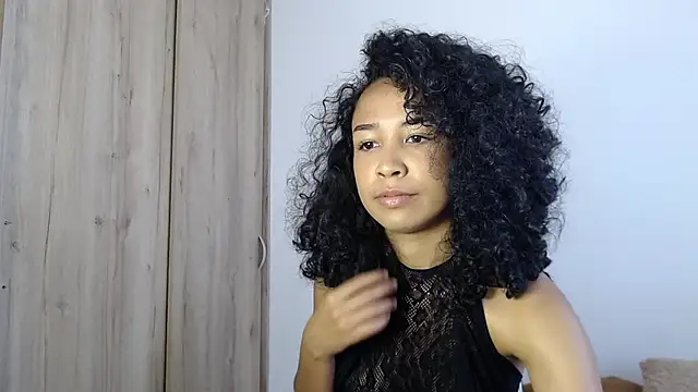 Snapshot of leahaltomm chatting on May 7, 2026, 2:00 pm leahaltomm online show from May 7, 2026, 2:00 pm