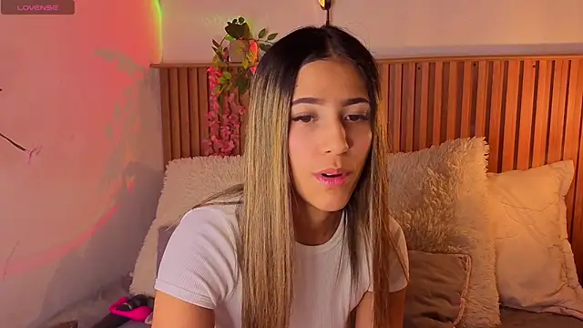 Snapshot of vicky_bass chatting on October 8, 2025, 8:50 pm vicky bass online show from October 8, 2025, 8:50 pm