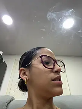 Snapshot of vicky_bass chatting on November 5, 2025, 10:32 pm vicky bass online show from November 5, 2025, 10:32 pm