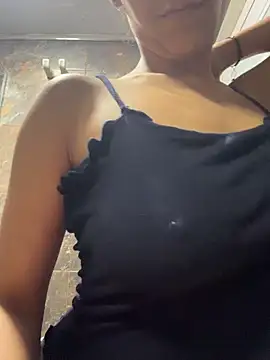 Snapshot of vicky_bass chatting on November 18, 2025, 1:55 am vicky bass online show from November 18, 2025, 1:55 am