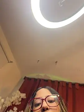 Snapshot of vicky_bass chatting on December 4, 2025, 4:55 am vicky bass online show from December 4, 2025, 4:55 am