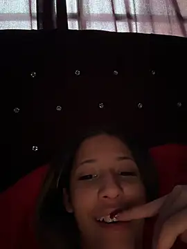 Snapshot of vicky_bass chatting on December 14, 2025, 5:40 pm vicky bass online show from December 14, 2025, 5:40 pm