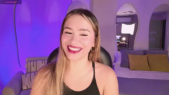 AmaiaHaywood online show from November 5, 2025, 6:02 am