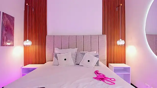 Snapshot of khloe-sweet chatting on February 3, 2026, 12:10 pm khloe-sweet online show from February 3, 2026, 12:10 pm