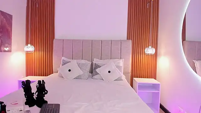 Snapshot of khloe-sweet chatting on February 12, 2026, 12:22 pm khloe-sweet online show from February 12, 2026, 12:22 pm