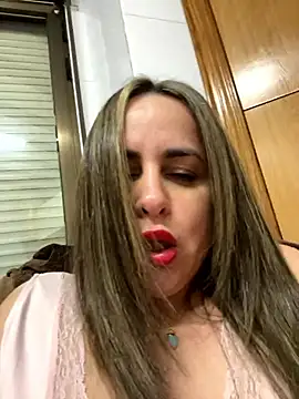 Snapshot of laarti chatting on January 7, 2026, 11:29 pm laarti online show from January 7, 2026, 11:29 pm