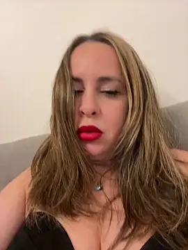 Snapshot of laarti chatting on January 31, 2026, 7:11 pm laarti online show from January 31, 2026, 7:11 pm