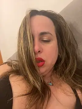 Snapshot of laarti chatting on February 11, 2026, 9:20 pm laarti online show from February 11, 2026, 9:20 pm