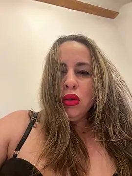 Snapshot of laarti chatting on February 18, 2026, 12:34 pm laarti online show from February 18, 2026, 12:34 pm