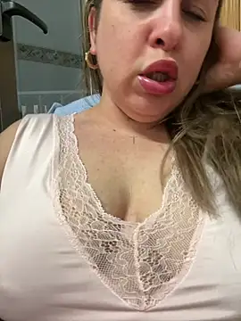 Snapshot of laarti chatting on June 24, 2026, 1:04 am laarti online show from June 24, 2026, 1:04 am