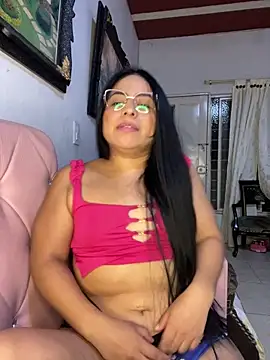 lamaravilla 08 online show from March 17, 2025, 5:01 am