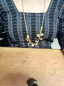 Tamil Radha online show from October 4, 2025, 5:44 pm